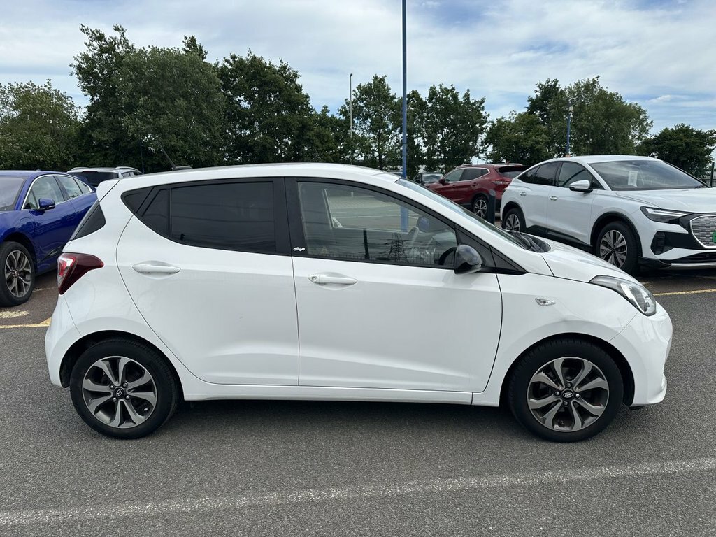 Hyundai I10 1L Play White #5