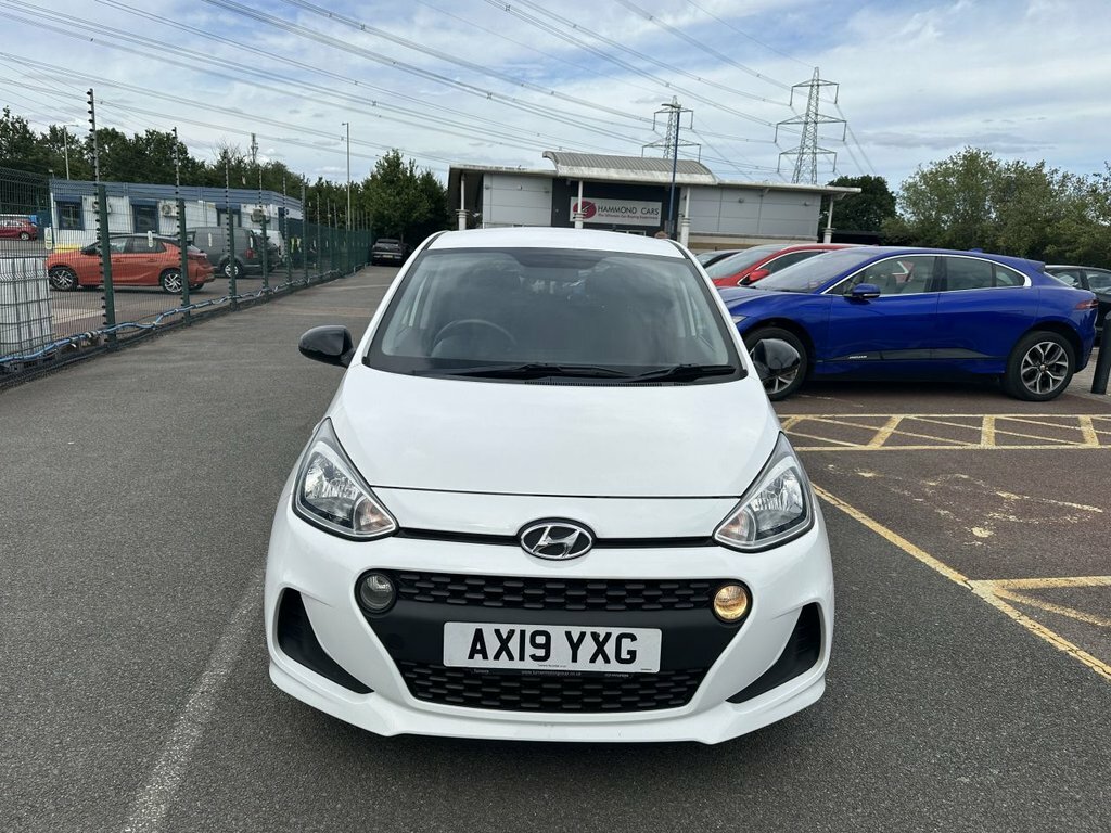 Hyundai I10 1L Play White #4
