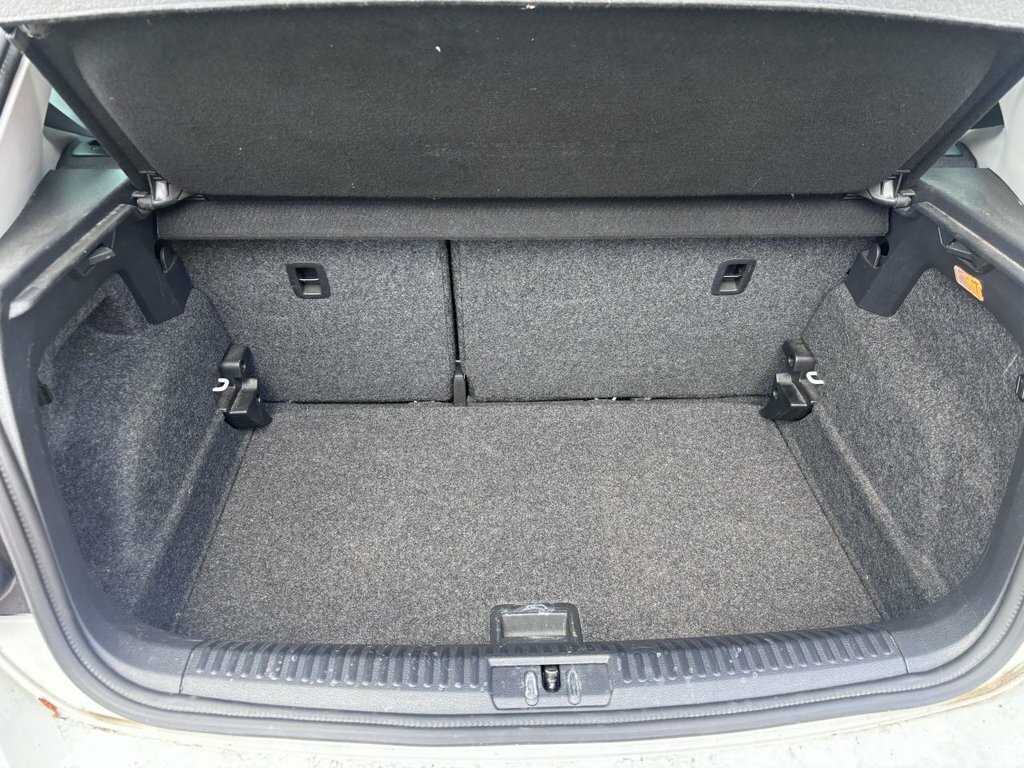 Volkswagen Polo 1.0 Beats 74 Black #6
