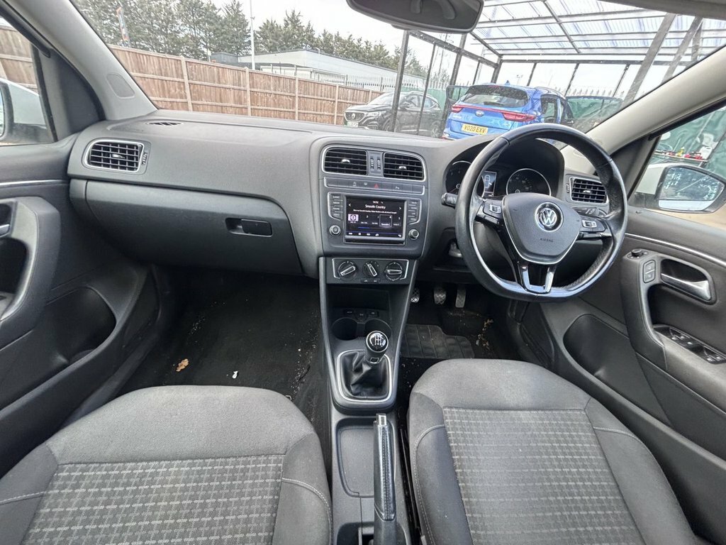 Volkswagen Polo 1.0 Beats 74 Black #8