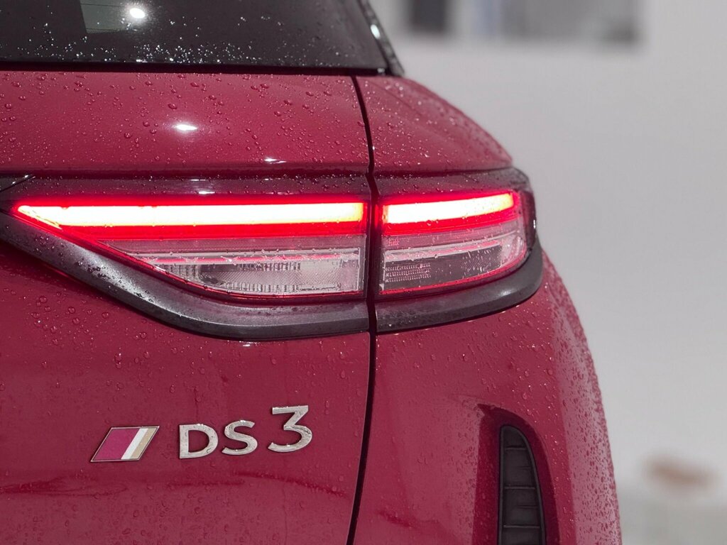 DS DS 3 Crossback Crossback 1.5 Bluehdi Prestige Crossback Euro 6 S Red #16