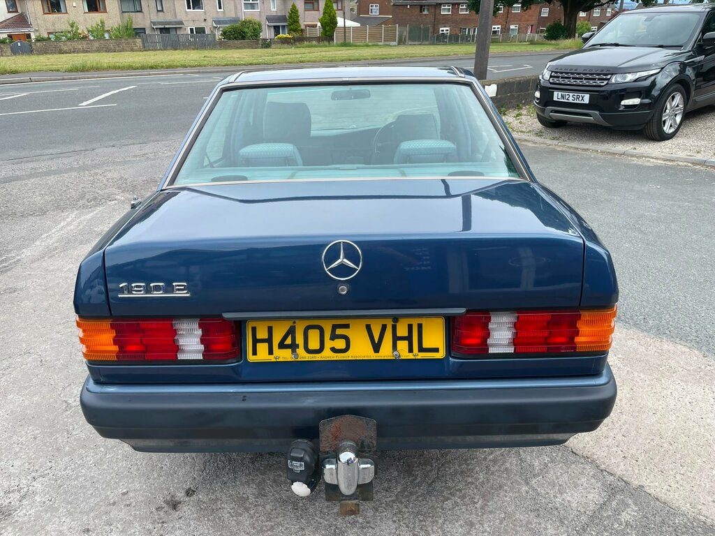 Mercedes-Benz 190 E Blue #4