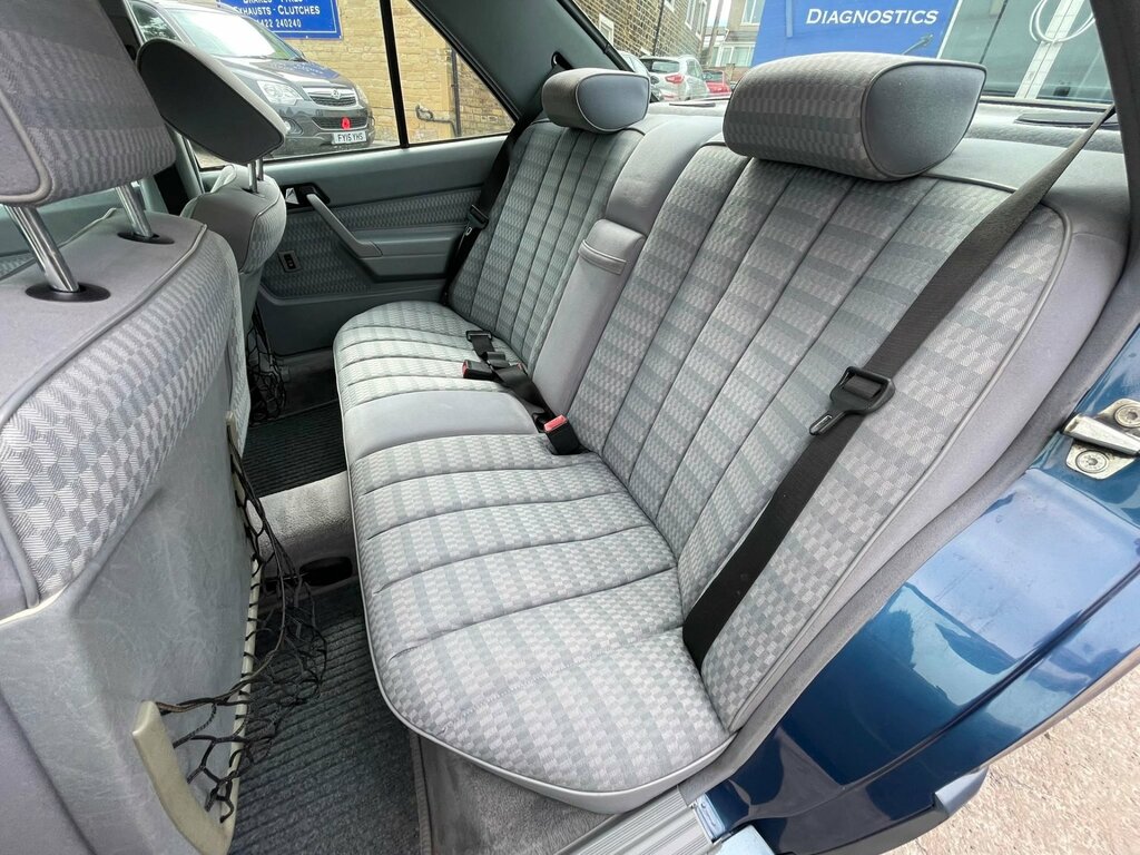 Mercedes-Benz 190 1.8L E 1.8 Brown #16