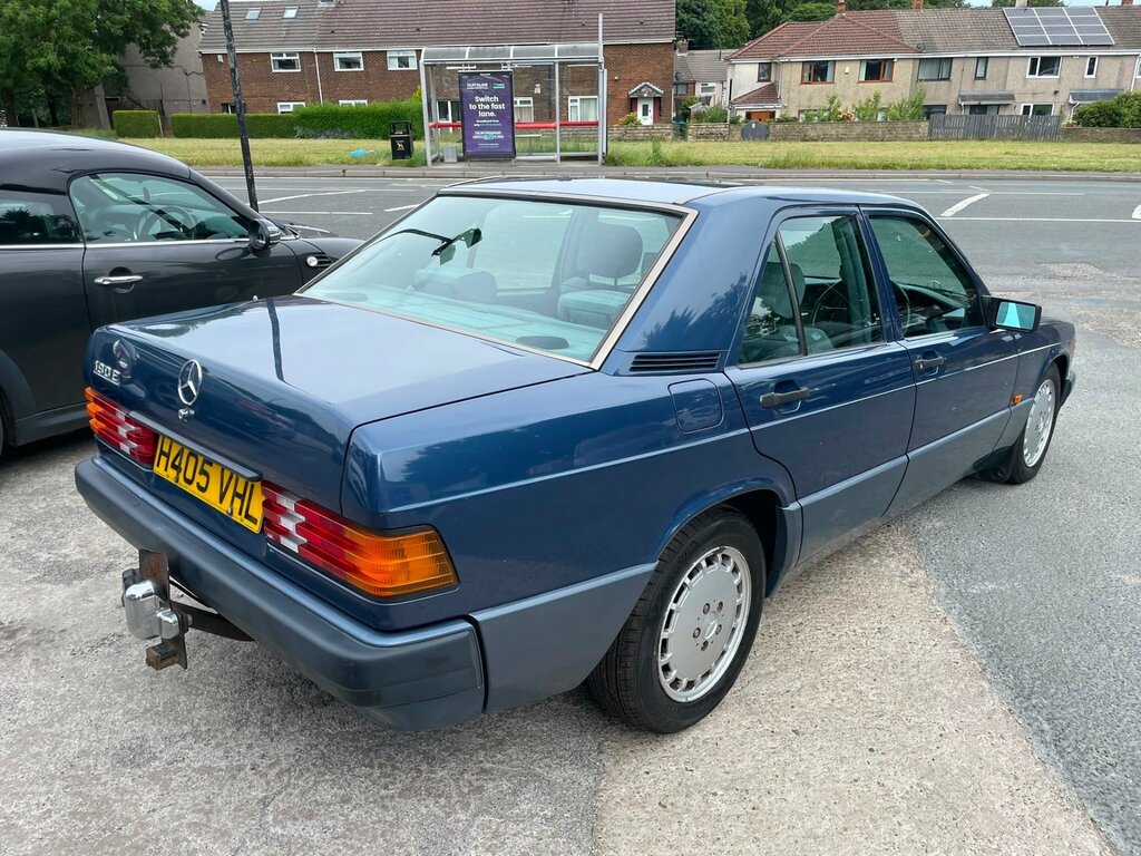 Mercedes-Benz 190 E Blue #5