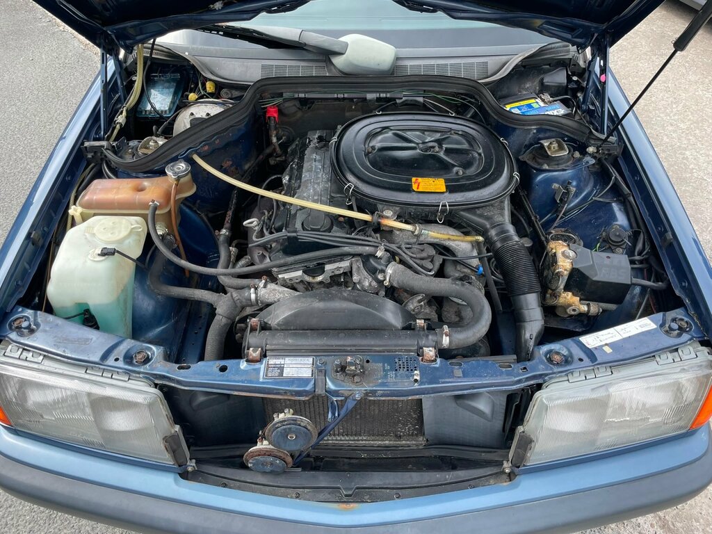 Mercedes-Benz 190 1.8L E 1.8 Brown #9