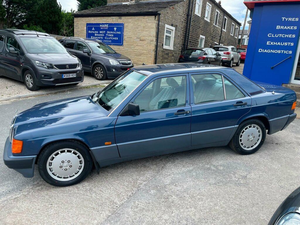 Mercedes-Benz 190 E Blue #2