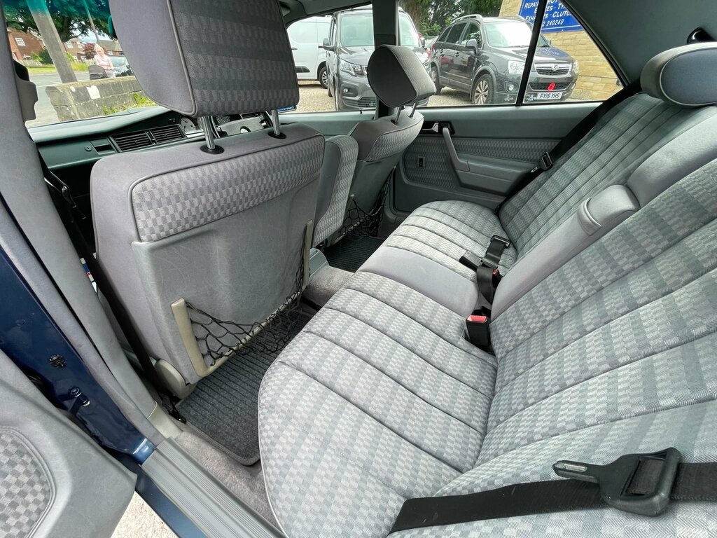 Mercedes-Benz 190 1.8L E 1.8 Brown #25
