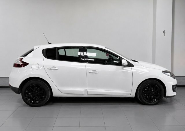 Renault Megane 1.5 Dci Energy Dynamique Tomtom Hatchback Dies White #3