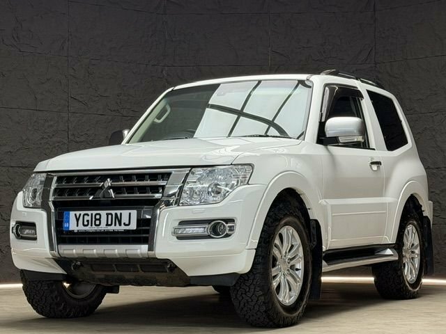 Mitsubishi Shogun Suv White #2