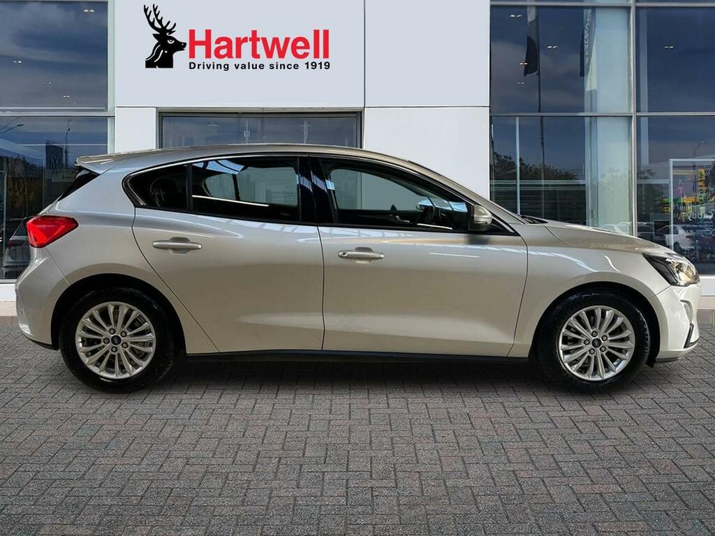 Ford Focus 1.0T Ecoboost Titanium Hatchback Silver #2