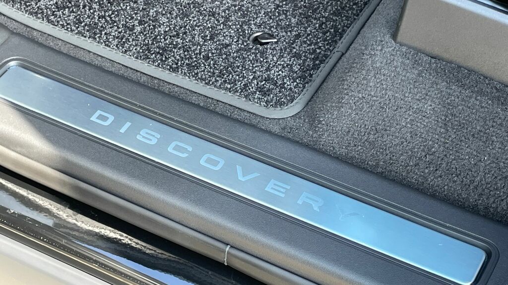 Land Rover Discovery 2026 26 Brand Grey #43