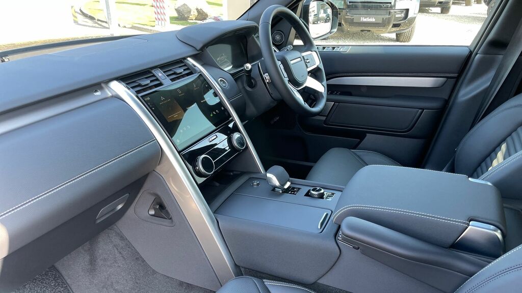 Land Rover Discovery 2026 26 Brand Grey #42