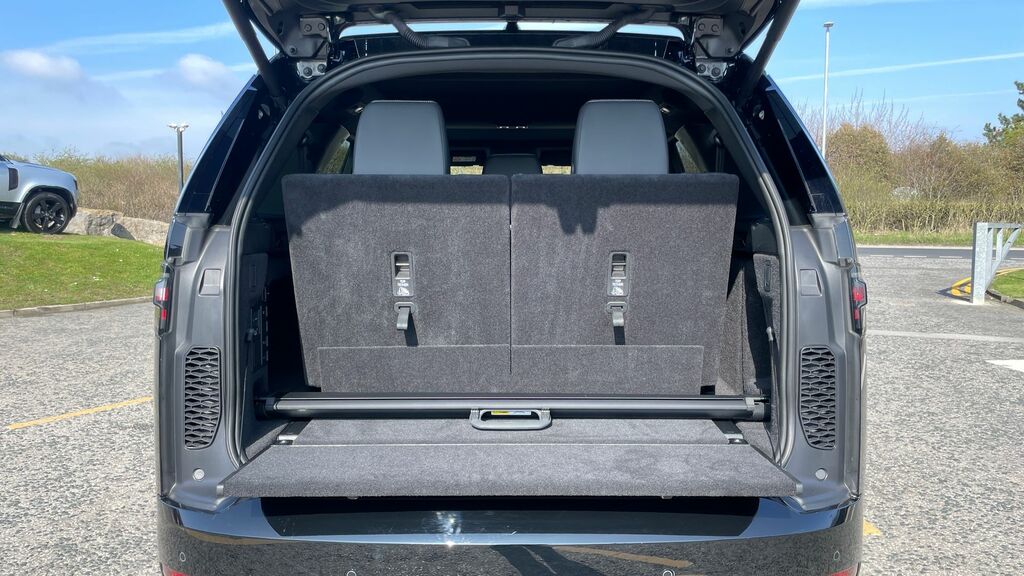 Land Rover Discovery 2026 26 Brand Grey #39