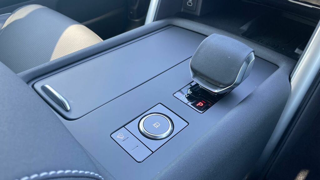 Land Rover Discovery 2026 26 Brand Grey #13