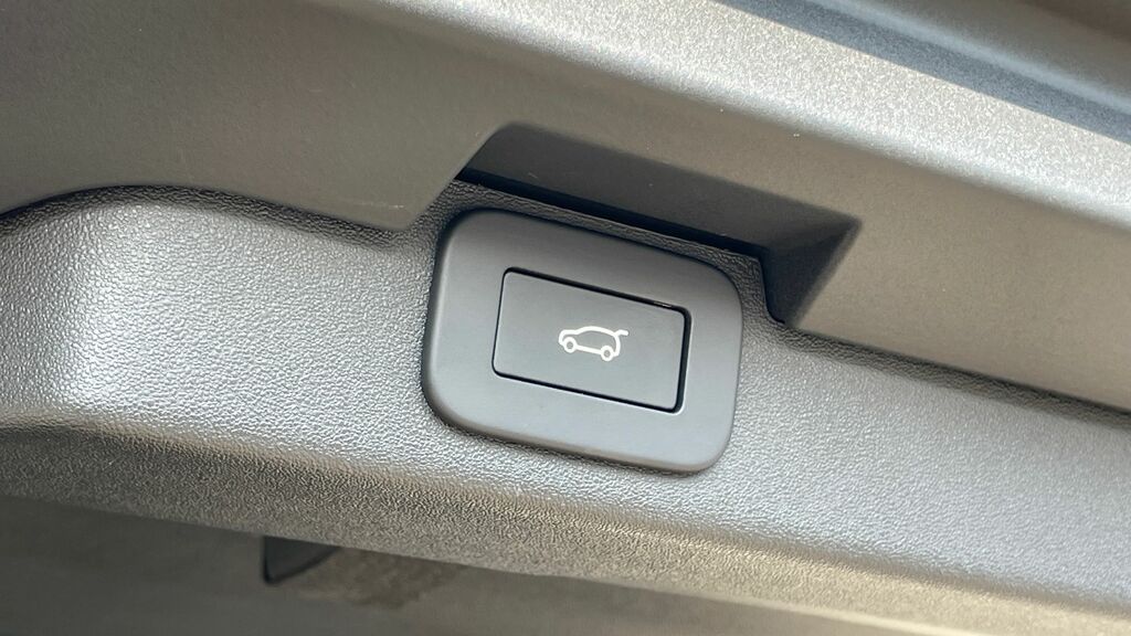 Land Rover Discovery 2026 26 Brand Grey #40
