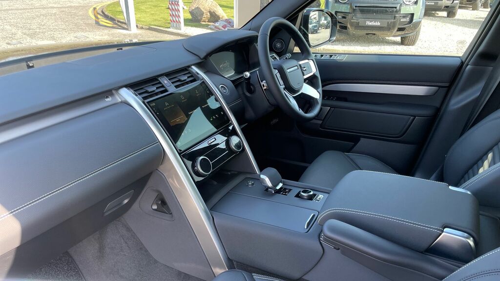 Land Rover Discovery 2026 26 Brand Grey #38