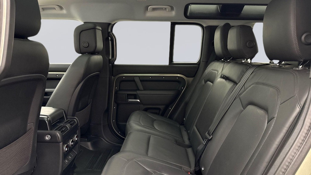 Land Rover Defender 110 D350 X-dynamic Hse Pangea Green Green #4