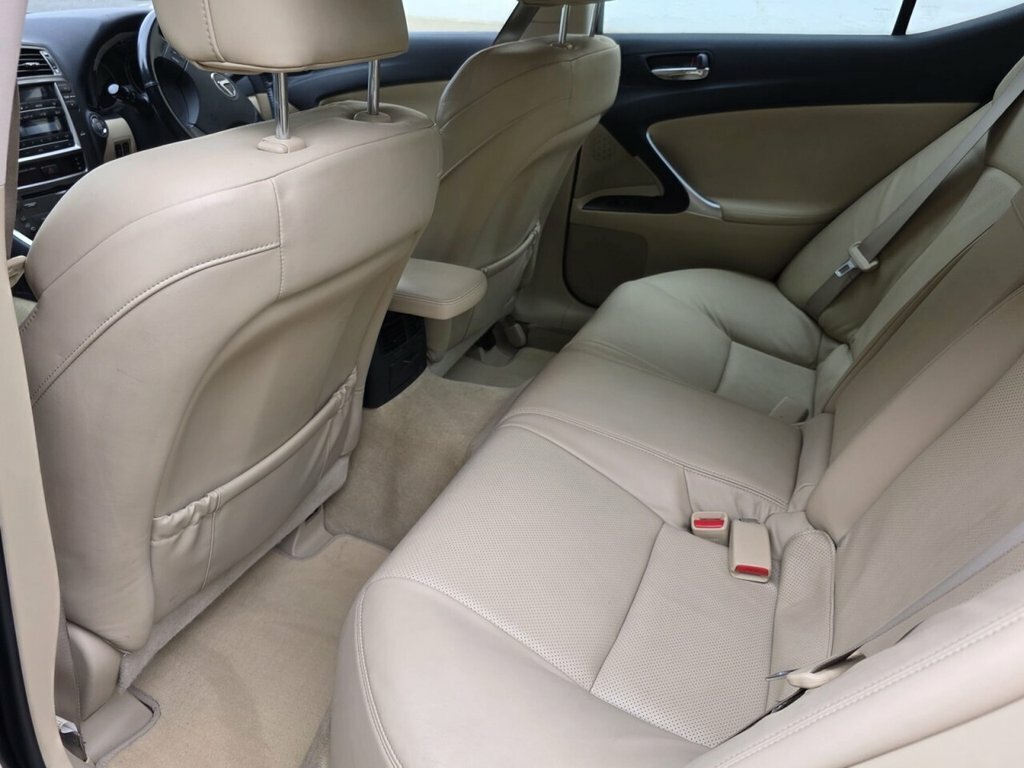 Lexus IS 2.2 220Td Sport Saloon 195 Gkm Black #31