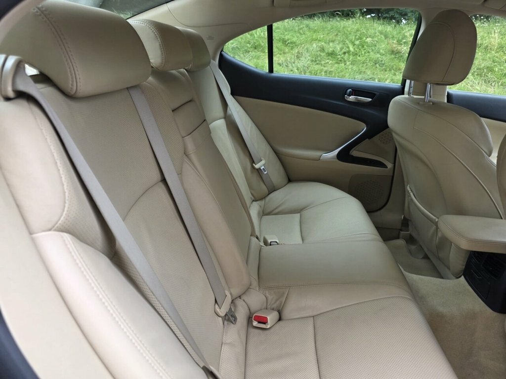 Lexus IS 2.2 220Td Sport Saloon 195 Gkm Black #35