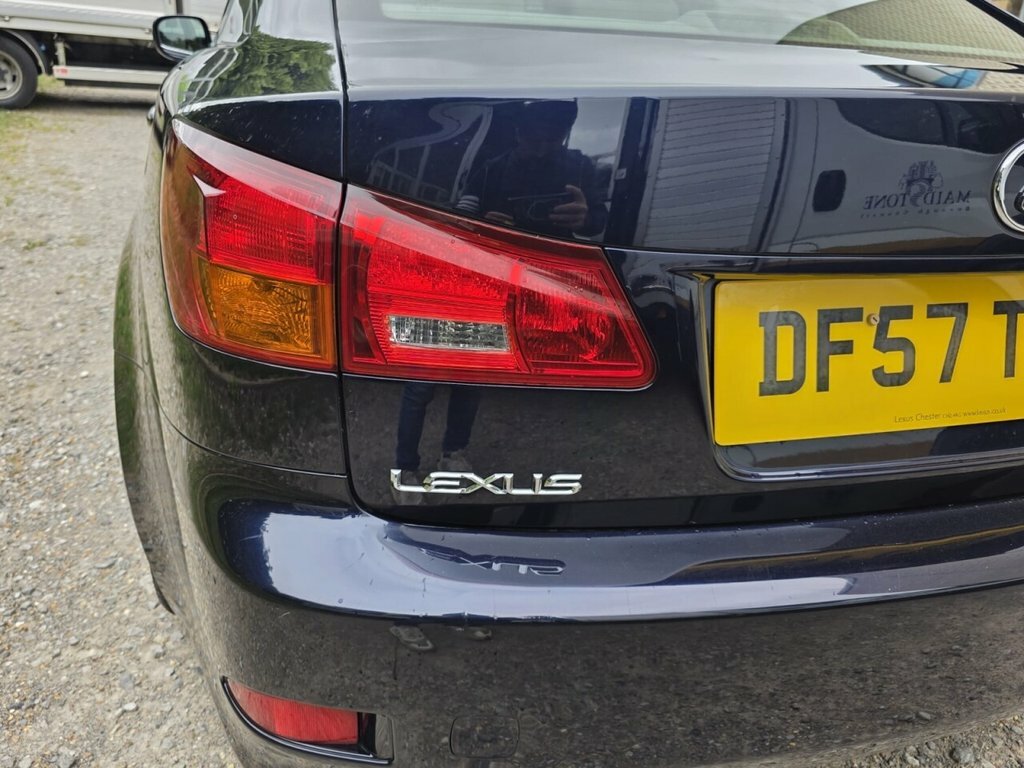 Lexus IS 2.2 220Td Sport Saloon 195 Gkm Black #13