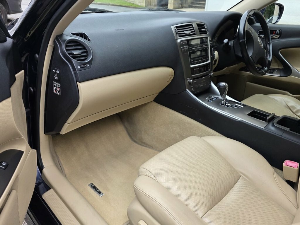Lexus IS 2.2 220Td Sport Saloon 195 Gkm Black #28