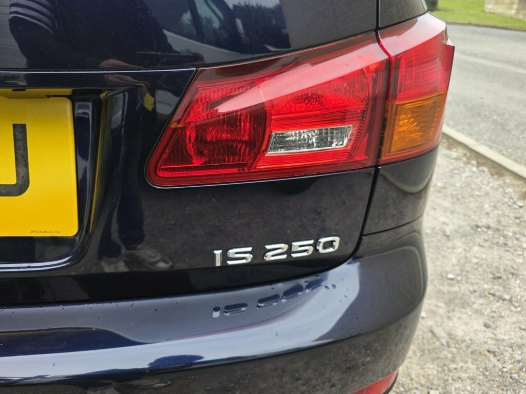 Lexus IS 2.2 220Td Sport Saloon 195 Gkm Black #17