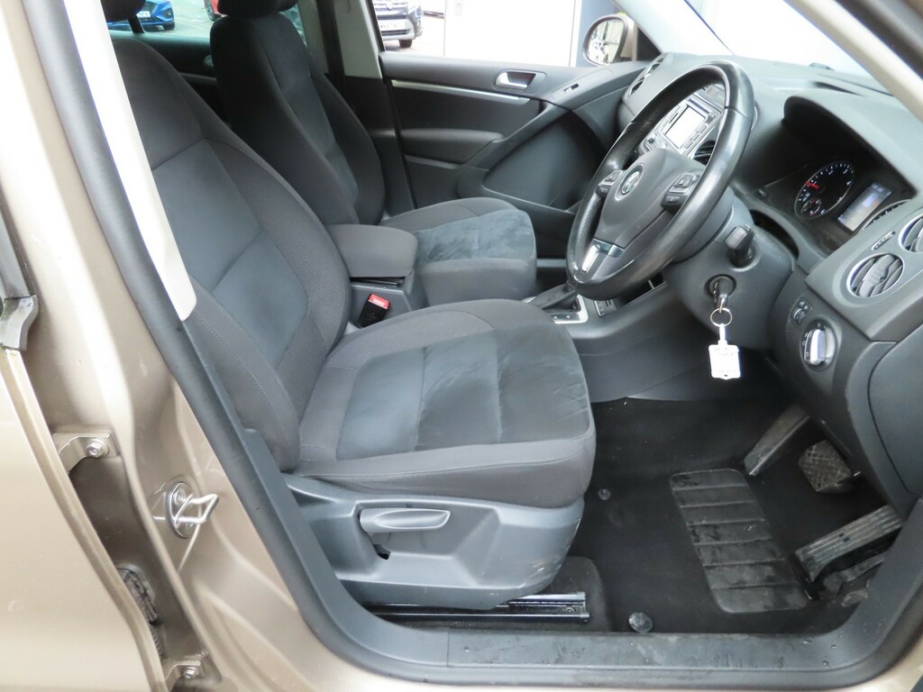 Volkswagen Tiguan 2.0 Tdi Bluemotion Tech Match Beige #5