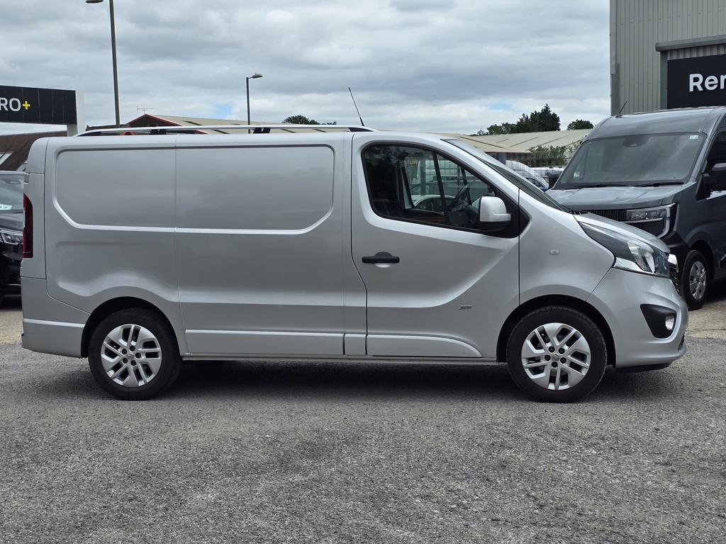 Vauxhall Vivaro 2700 1.6Cdti Biturbo 145Ps H1 Ltd Edition Nav Van Silver #3