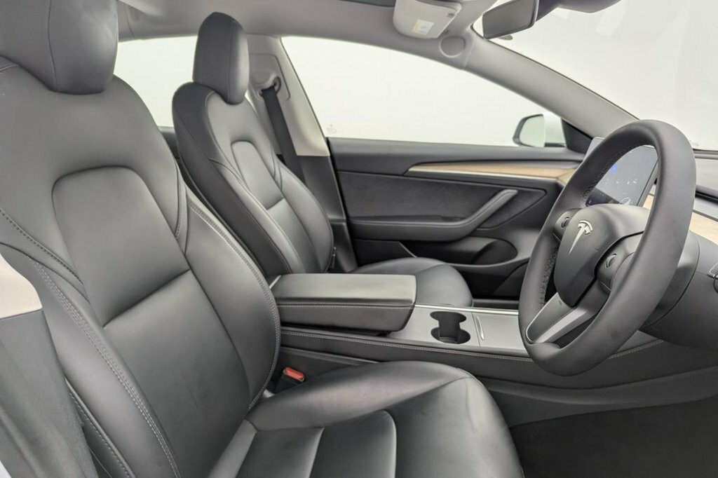 Tesla Model 3 Saloon MD21CYK White #3