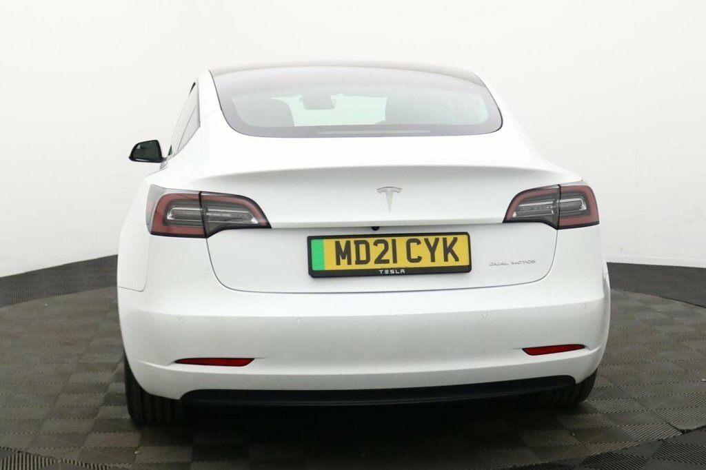Tesla Model 3 Saloon MD21CYK White #5