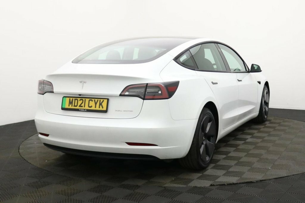 Tesla Model 3 Saloon MD21CYK White #4