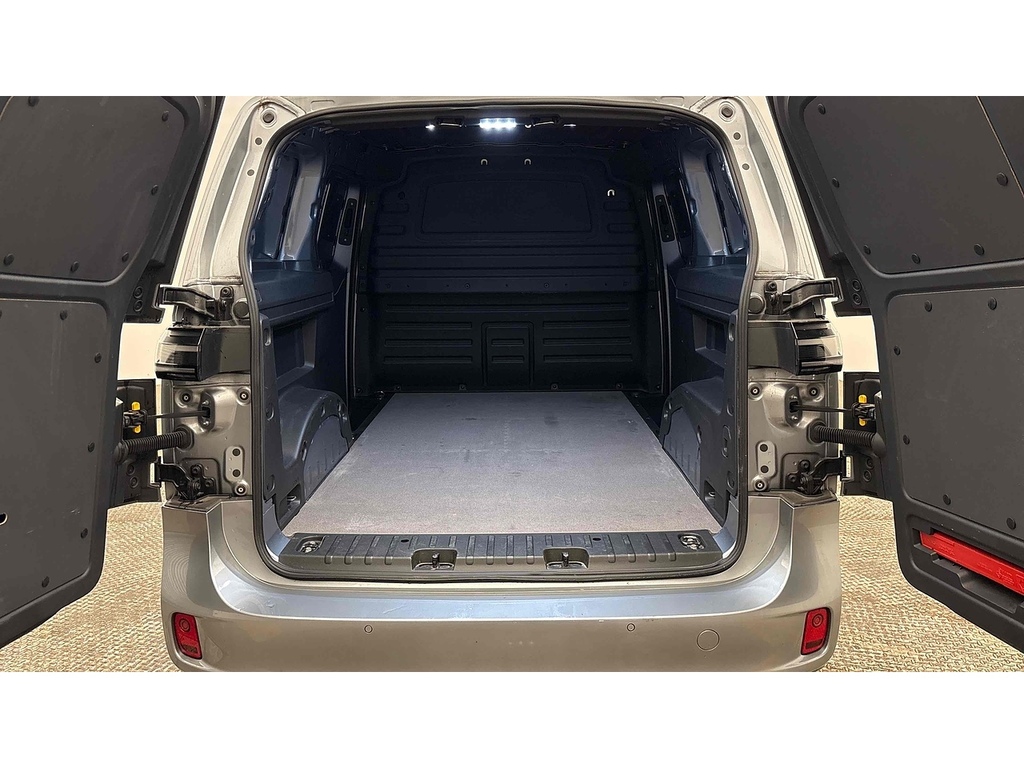 Volkswagen ID.Buzz Pro Commerce Silver #6