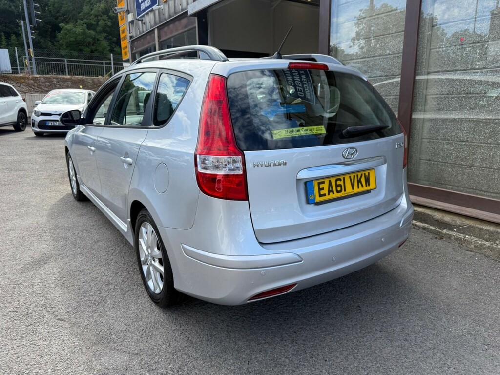 Hyundai I30 1.6 Comfort Euro 5 Silver #4
