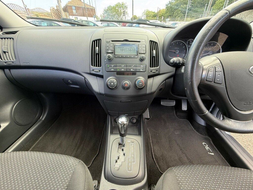 Hyundai I30 1.6 Crdi Comfort Euro 4 Red #14