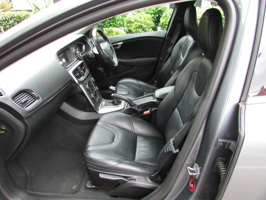 Volvo V40 T2 122 Se Grey #5