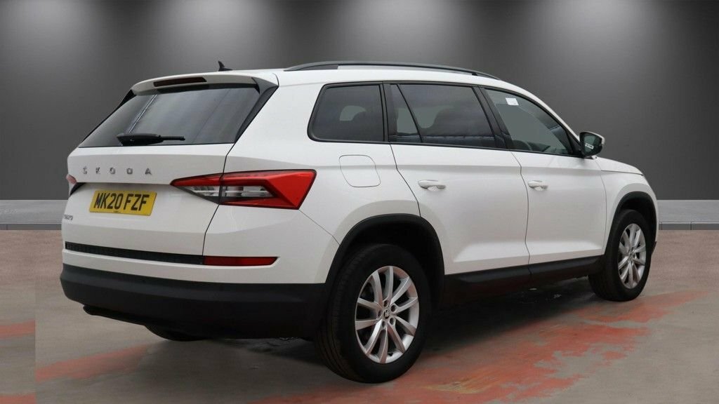 Skoda Kodiaq 1.5L Se White #4