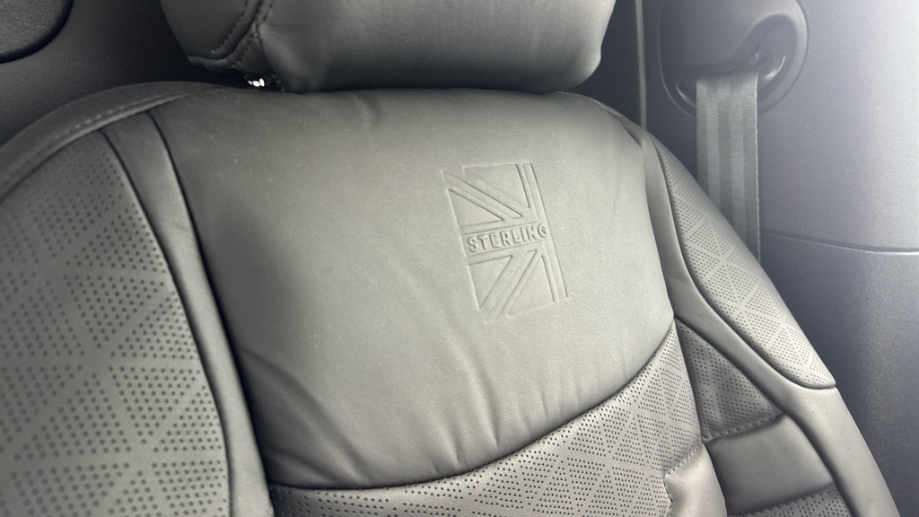 Land Rover Defender 90 3.0 D300 Hard Top X-dynamic Hse 3 Seat Grey #27