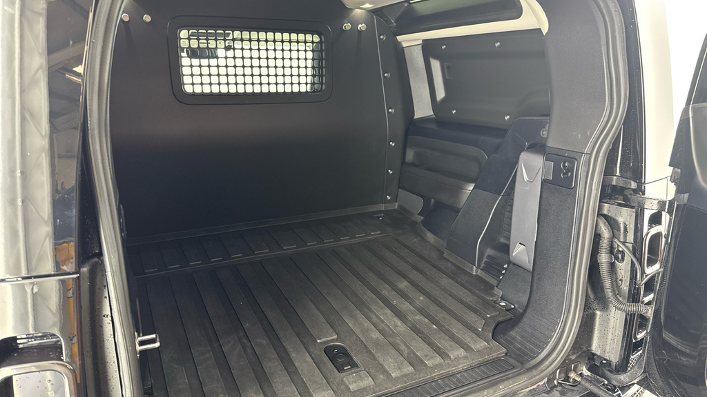 Land Rover Defender 90 3.0 D300 Hard Top X-dynamic Hse 3 Seat Grey #15