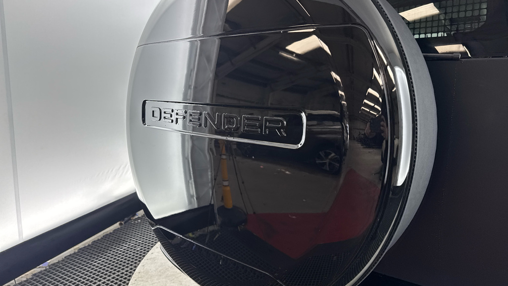 Land Rover Defender 90 3.0 D300 Hard Top X-dynamic Hse 3 Seat Grey #19