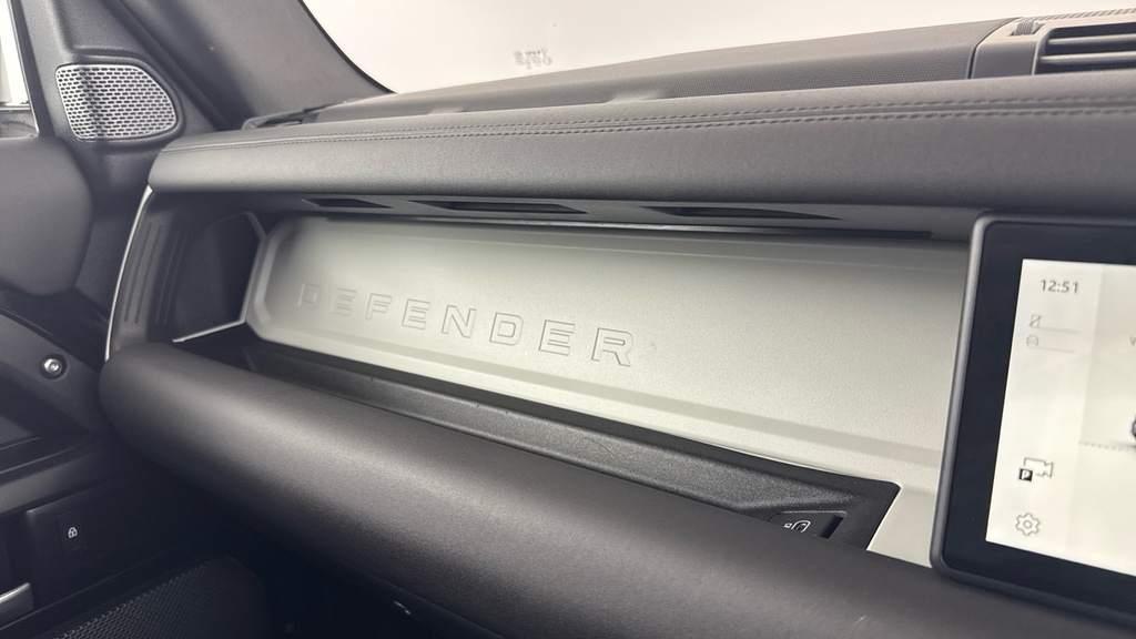 Land Rover Defender 90 3.0 D300 Hard Top X-dynamic Hse 3 Seat Grey #47
