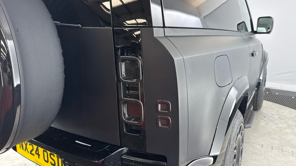Land Rover Defender 90 3.0 D300 Hard Top X-dynamic Hse 3 Seat Grey #18