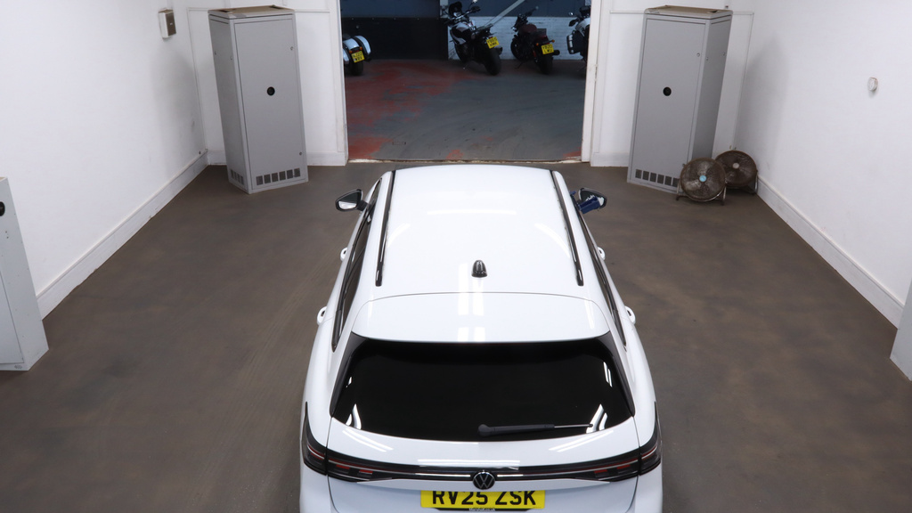 Volkswagen Passat 1.5 Tsi Ehybrid 19.7Kwh R-line Estate P White