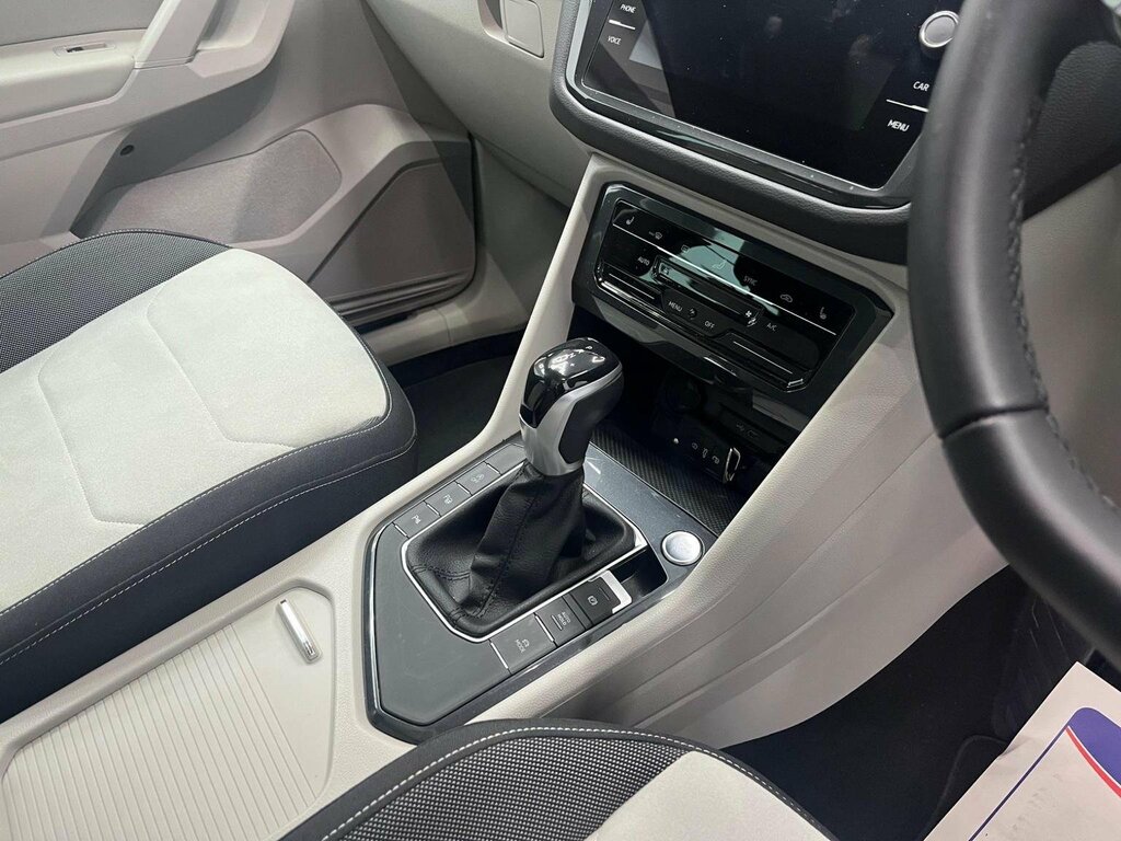 Volkswagen Tiguan 1.5 Tsi Elegance Dsg Euro 6 Ss Grey #4