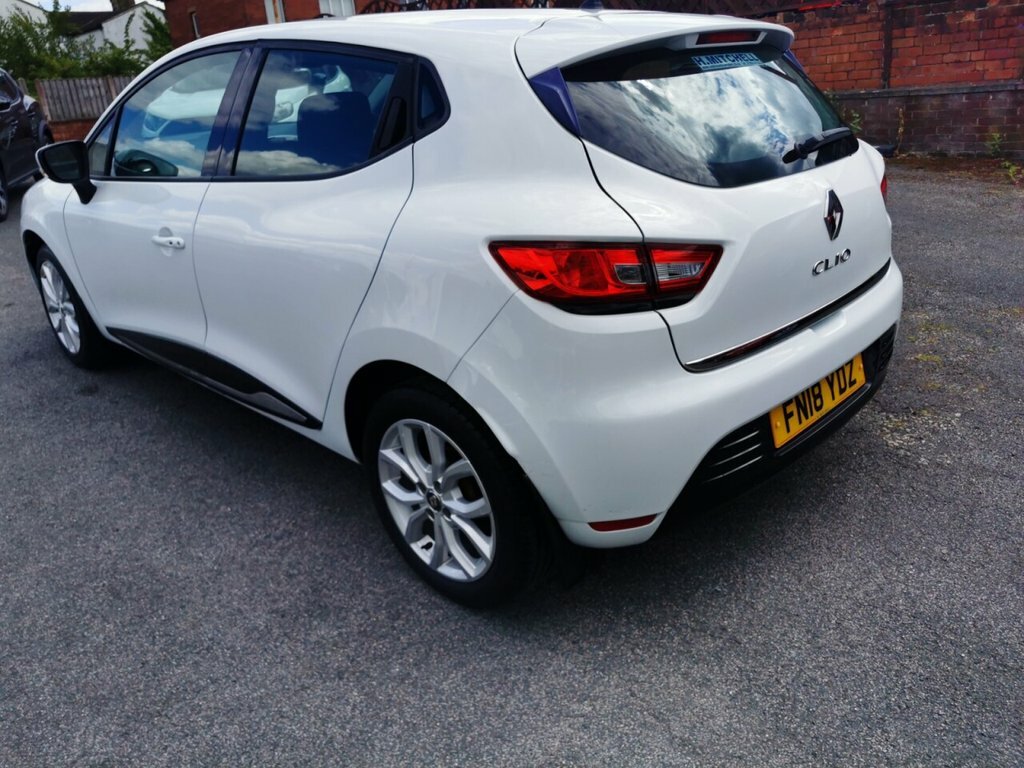 Renault Clio 1.2L Sm White #4