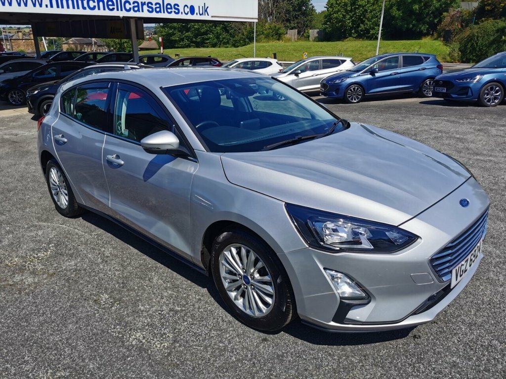 Ford Focus 1L Titanium Edition VGZ6924 Silver