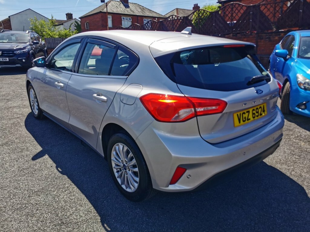 Ford Focus 1L Titanium Edition VGZ6924 Silver #4