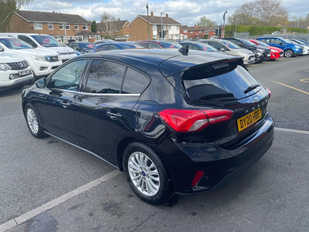 Ford Focus 1.0T Ecoboost Titanium Hatchback DY20HDE White #6