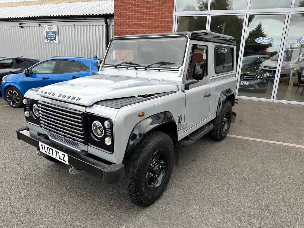 Land Rover Defender 90 2.4L Xs Black #3