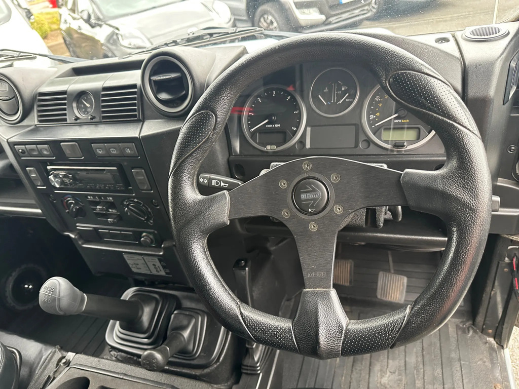 Land Rover Defender 90 2.4L Xs Black #9