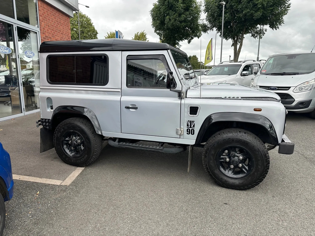 Land Rover Defender 90 2.4L Xs Black #6